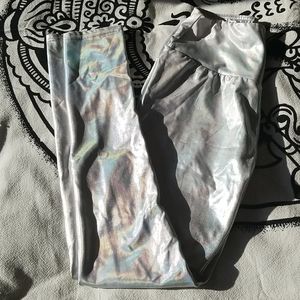 3/22!!! Metallic Silver Leggings